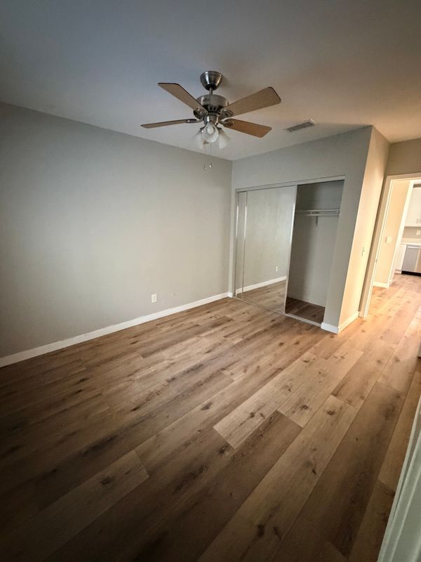 Building Photo - 4033 Linwood Pl