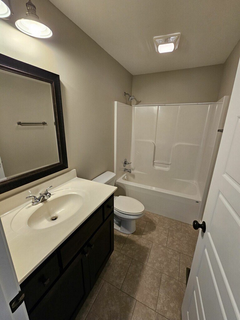 Building Photo - 4905 Cedar Creek Cir