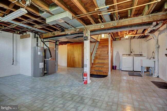 Building Photo - 23 Talbott Ave