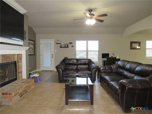 Building Photo - 9805 Kaitlyn Dr