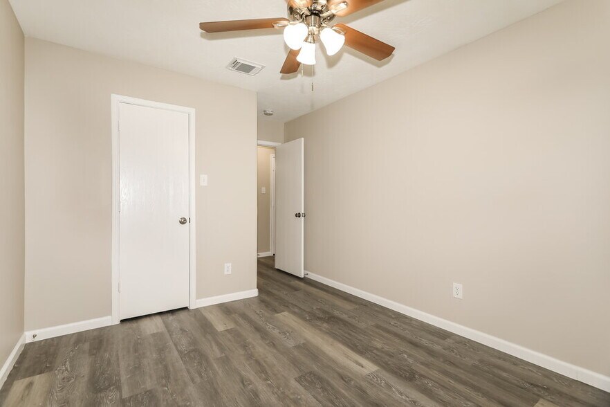 Building Photo - 12254 Lavon Dr