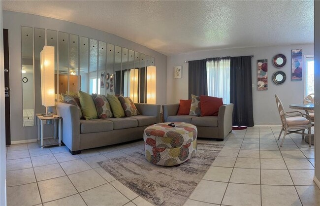 Building Photo - 4215 E Bay Dr