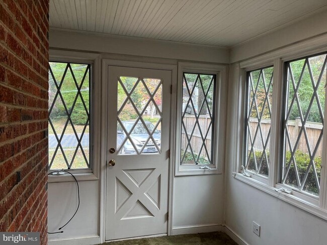 Building Photo - 8904 Grant St