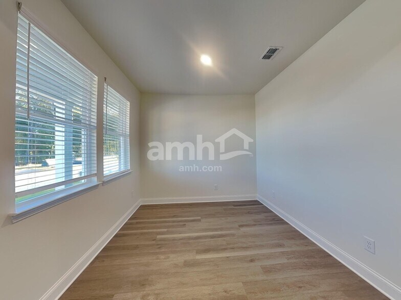 Building Photo - 830 Jubilation St