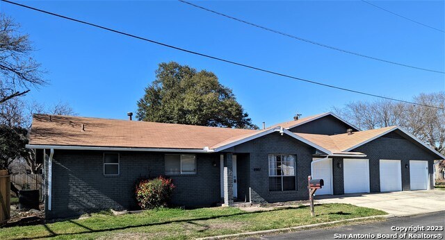 Building Photo - 2330 Blossom Dr