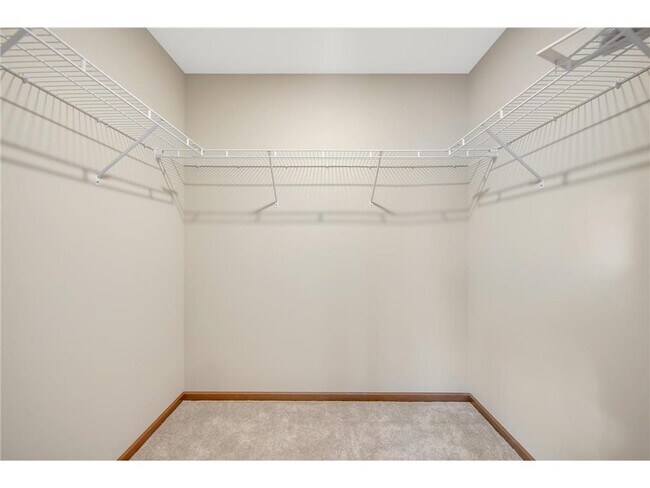 Building Photo - 463 Martin Way