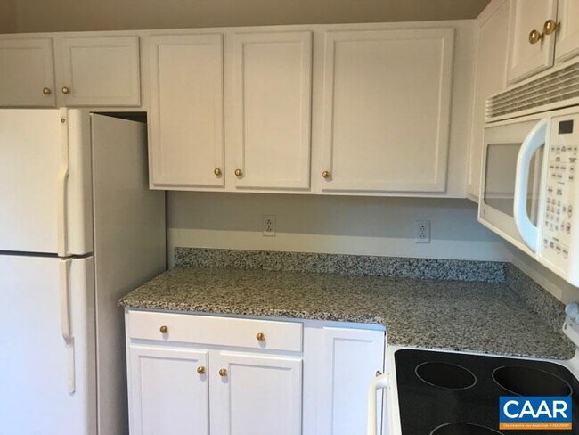 Building Photo - 252 Snapdragon Rd