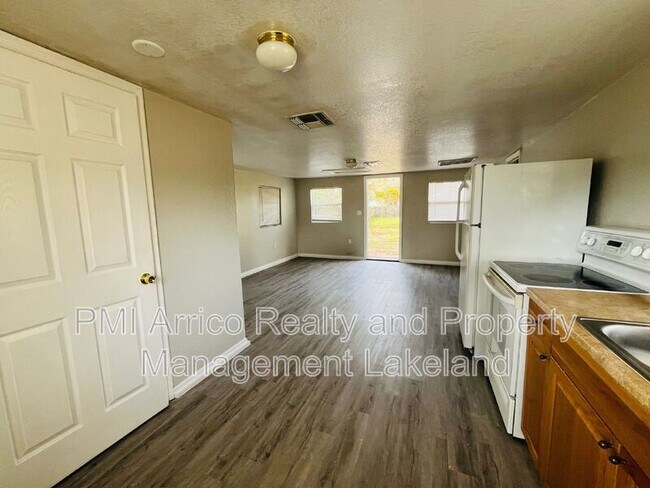 Building Photo - 5503 Old Rd 37