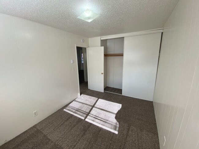 Building Photo - 550 SW Levens St