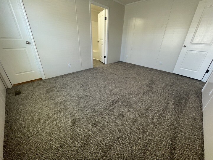 Building Photo - 15835 Marentette Dr