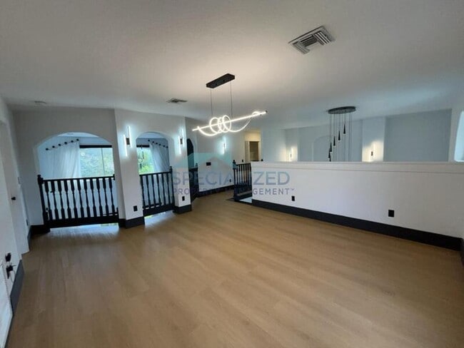 Building Photo - 8131 Vineland Oaks Blvd