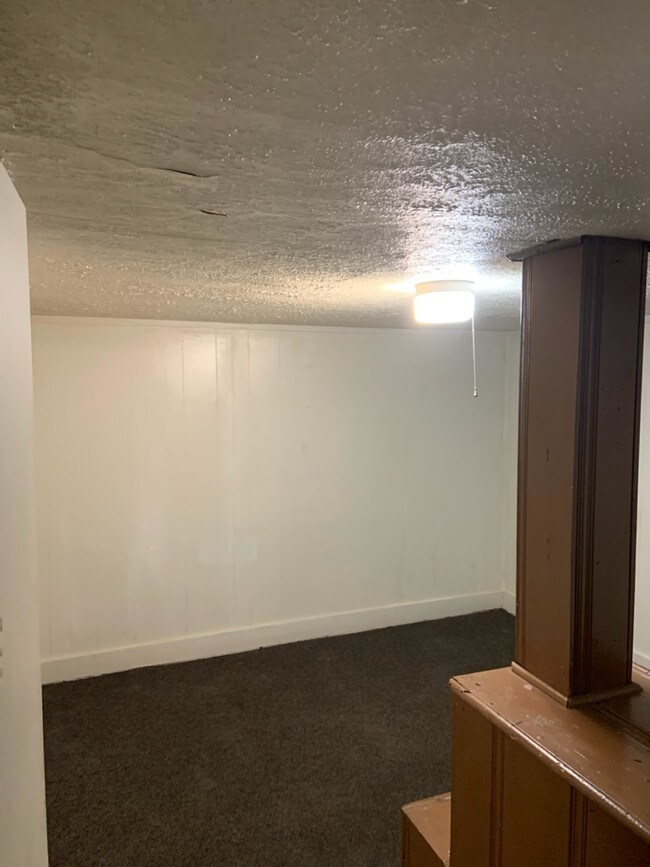 Building Photo - 701 S 42nd St
