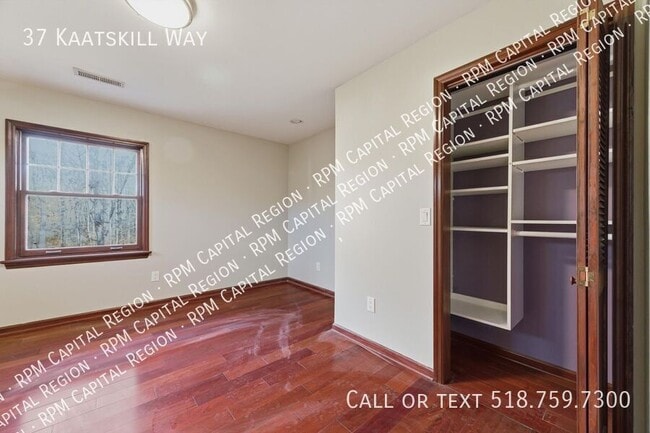 Building Photo - 37 Kaatskill Way