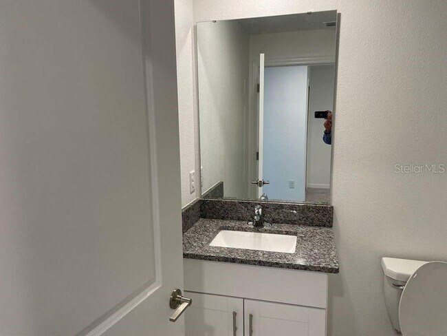 Building Photo - 8245 Crescent Oaks Dr