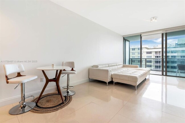 Building Photo - 5875 Collins Ave