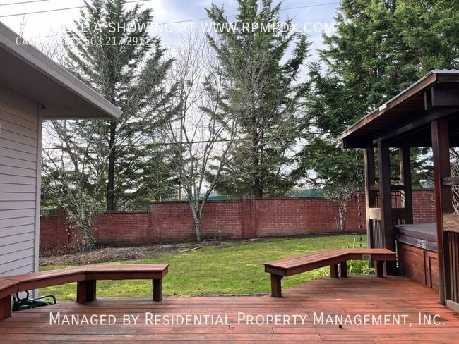 Building Photo - 3964 NW Brookview Way