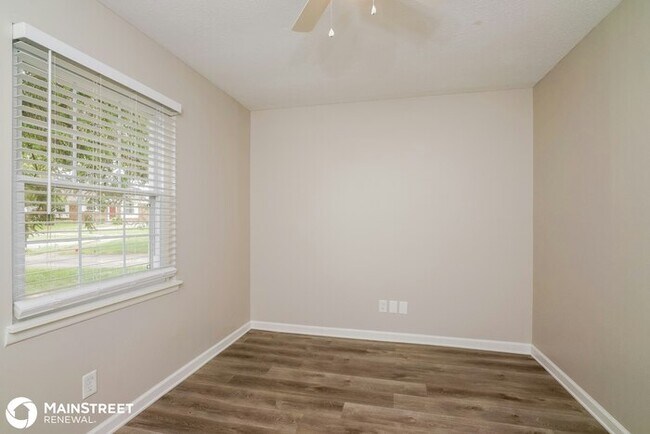 Building Photo - 122 OAKCREST CT, LOUISVILLE, KY 40229