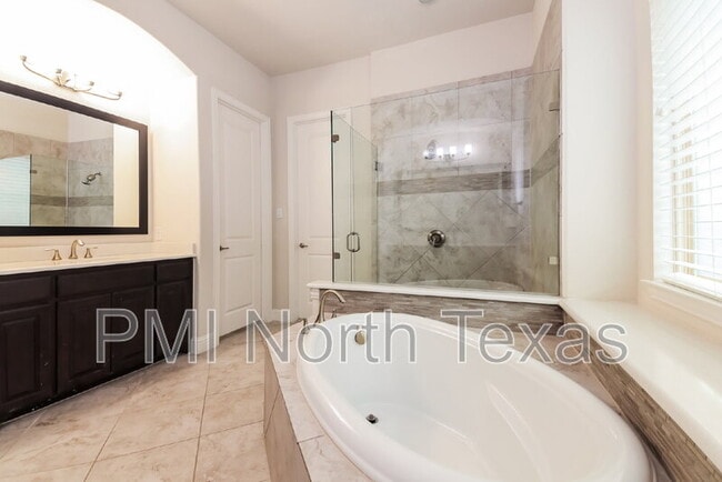 Building Photo - 4391 Argyle Ln