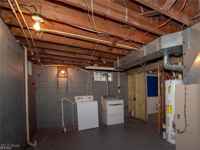 Building Photo - 1782 Beechwood St NE