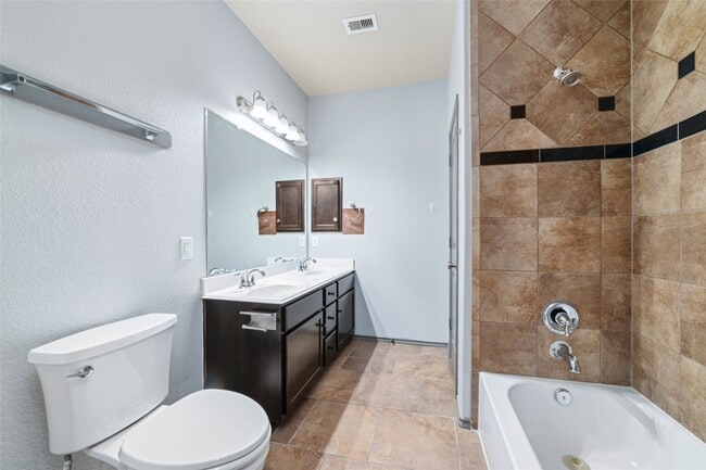 Building Photo - 5115 Whitebridge Ln