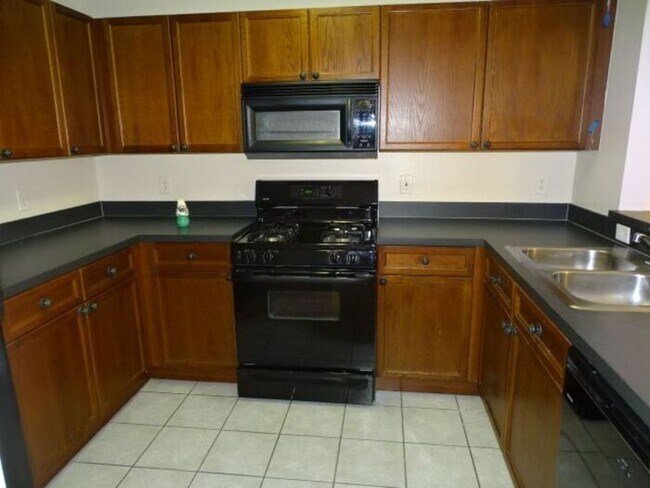 Building Photo - Charming 3-Bedroom Townhome in Winter Garden!