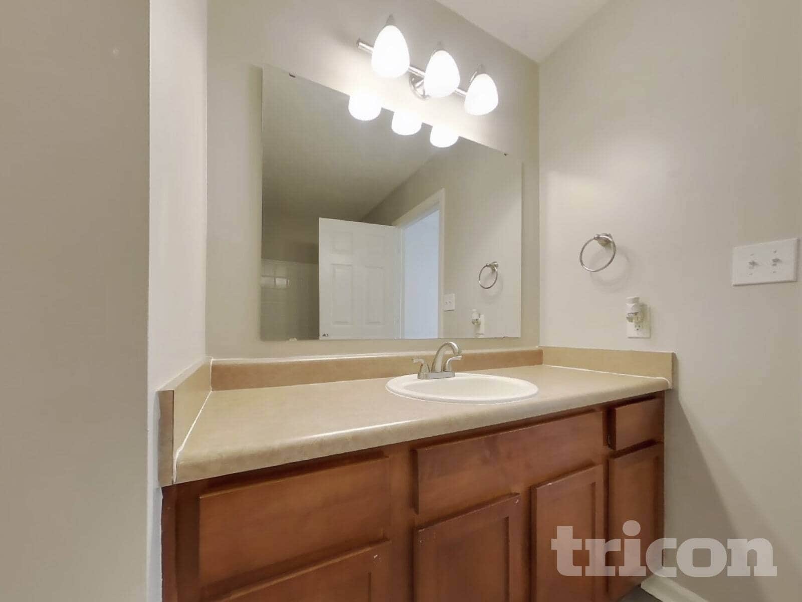 Building Photo - 2497 Foxtail Dr