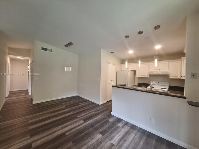 Building Photo - 22280 Timberly Dr