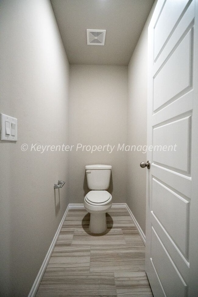 Building Photo - Gorgeous 4 Bed 2 Bath Home in Deer Creek School District!