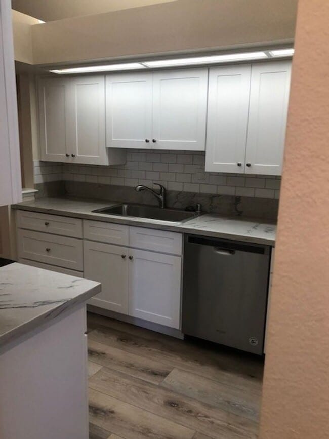 Building Photo - Remodeled 2-Bed, 2-Bath Condo with Garage ...