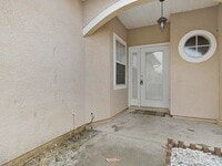 Building Photo - Single-Family House for Rent