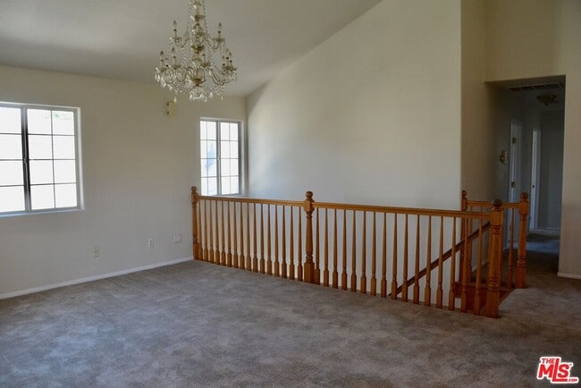 Building Photo - 548 N Windsor Blvd