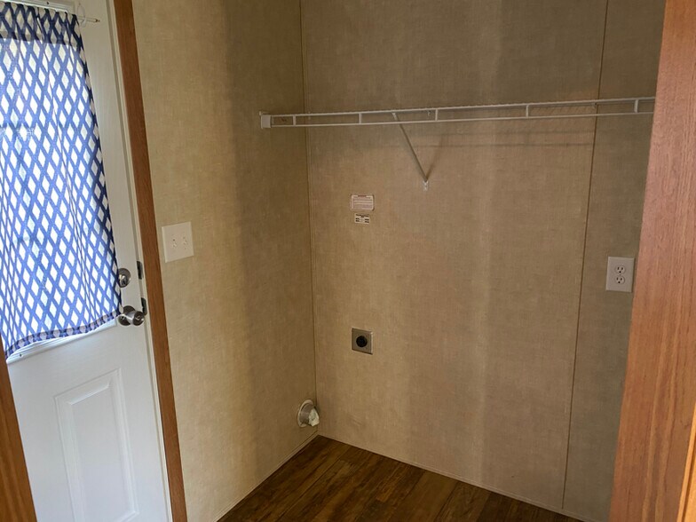 Building Photo - 5050 US-209