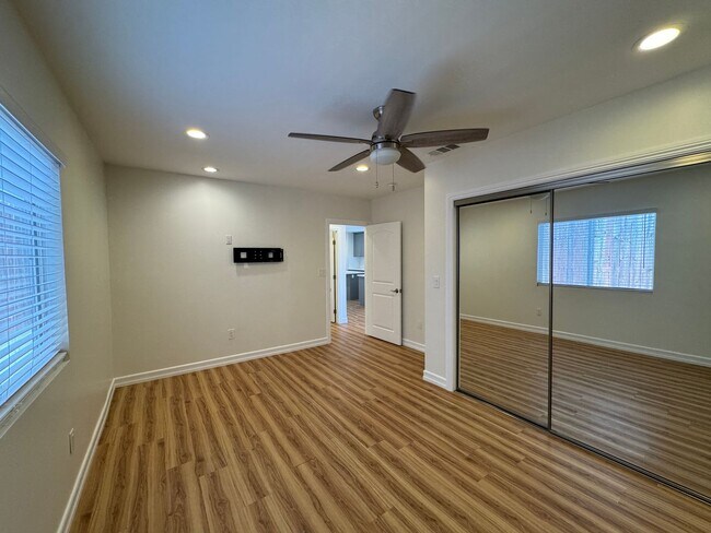Building Photo - 2150 Crescent Ave