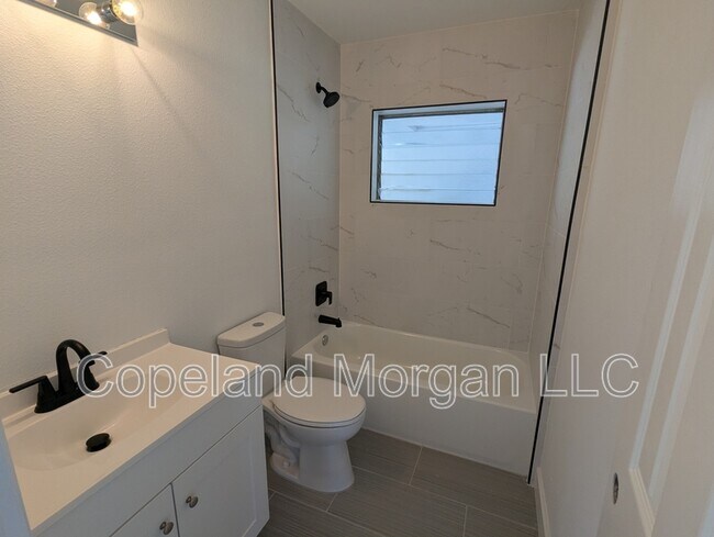 Building Photo - 4525 29th Ave S