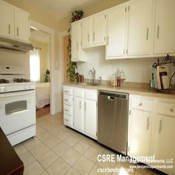 Primary Photo - 62 Litchfield St