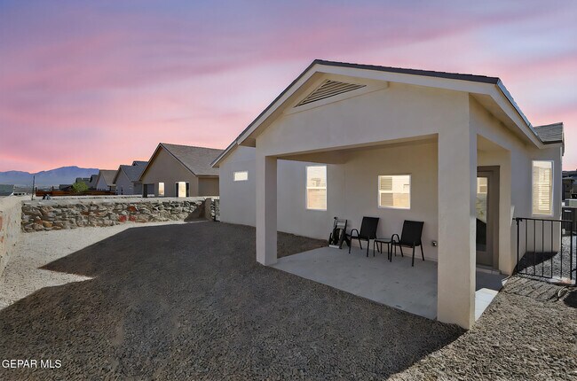 Building Photo - 143 Sarah Trl