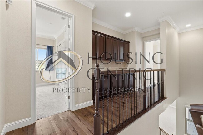 Building Photo - Executive Gated Rental with Stunning Views & Solar!