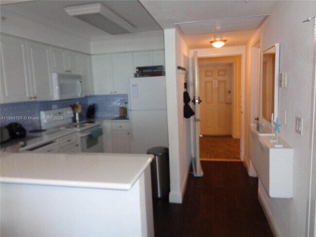 Building Photo - 2501 S Ocean Dr