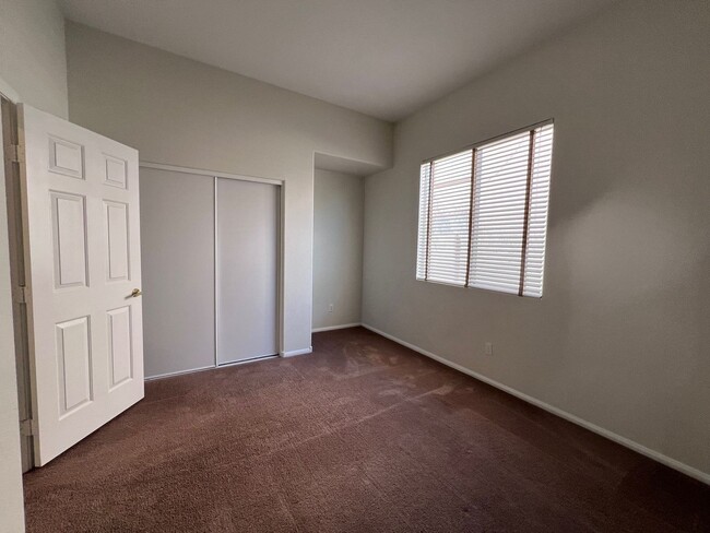 Building Photo - SUMMERLIN SINGLE STORY FOUR BEDROOM THREE ...