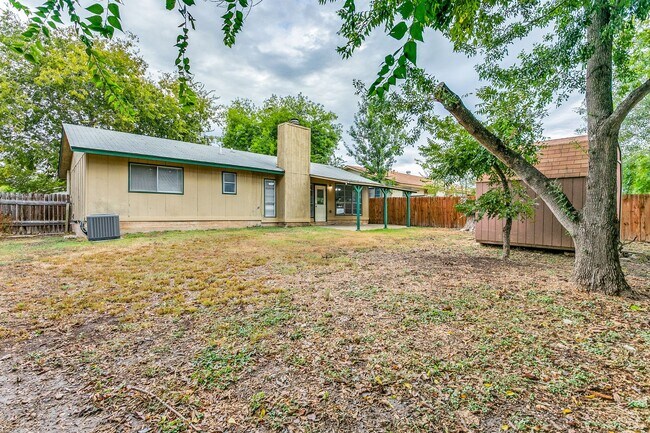 Building Photo - 13226 Chesterton Dr