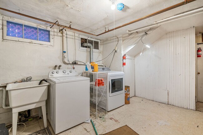 Building Photo - 440-442 Clarkson