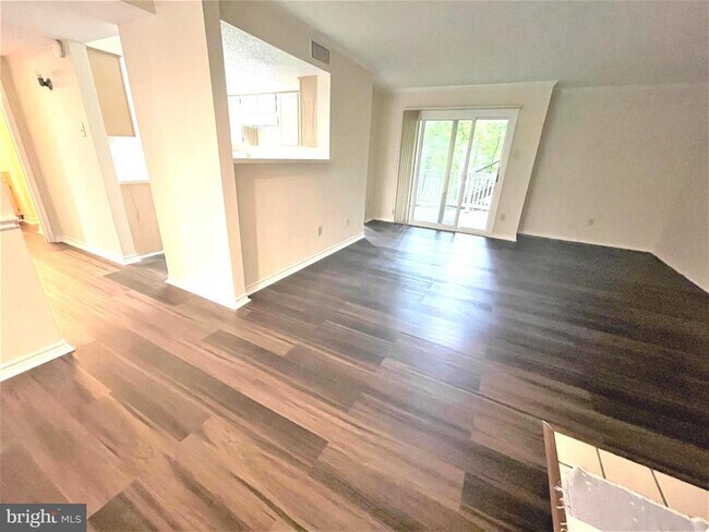 Building Photo - 1505 Lincoln Way