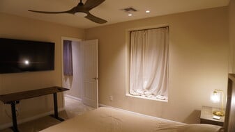 Building Photo - 5532 Autumn Cliffs Way