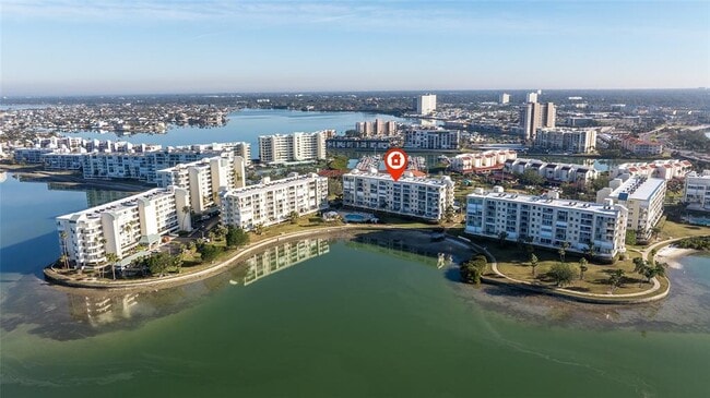 Building Photo - 7902 Sailboat Key Blvd S