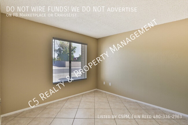 Building Photo - 217 E Fordham Dr