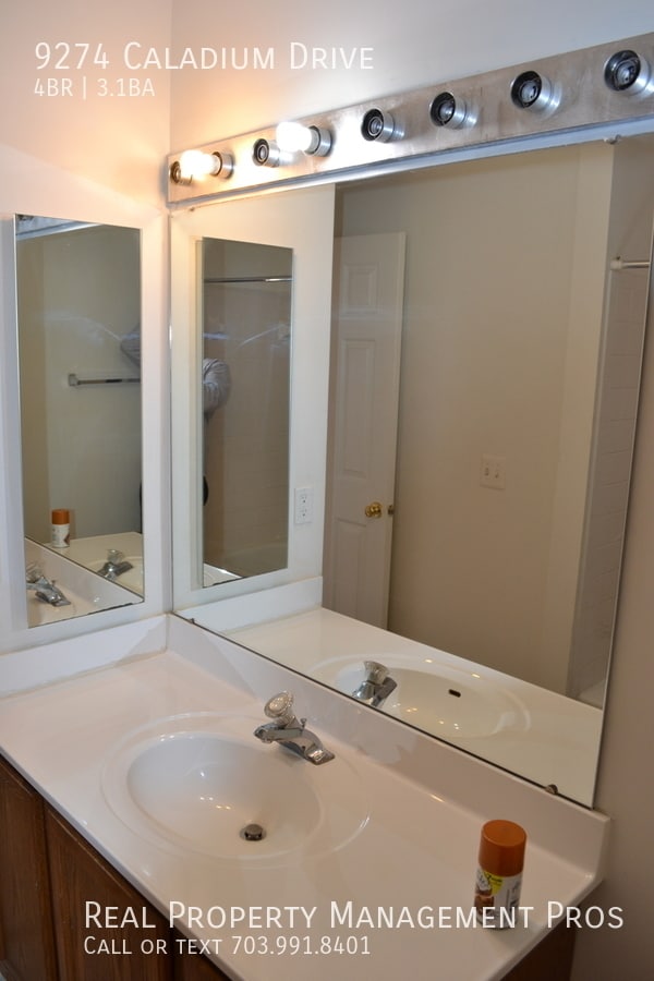 Building Photo - 9274 Caladium Dr