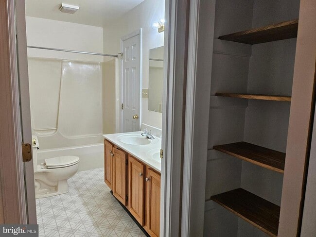 Building Photo - 14788 Sherwood Dr