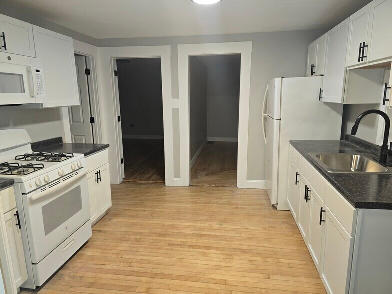 New kitchen - 347 Pearl St