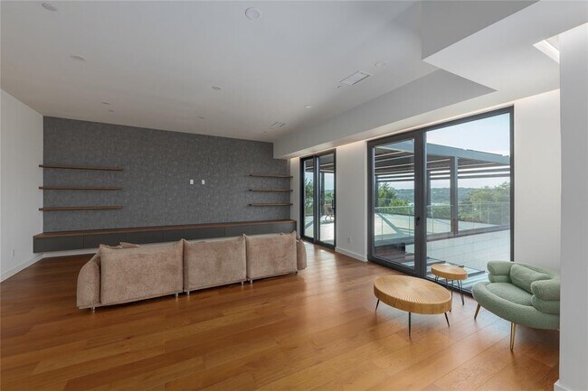 Building Photo - 614 Robin Dale Dr
