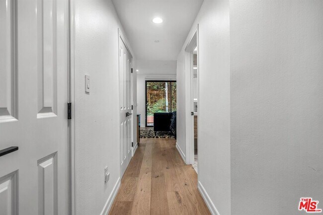 Building Photo - 2111 S Beverly Glen Blvd